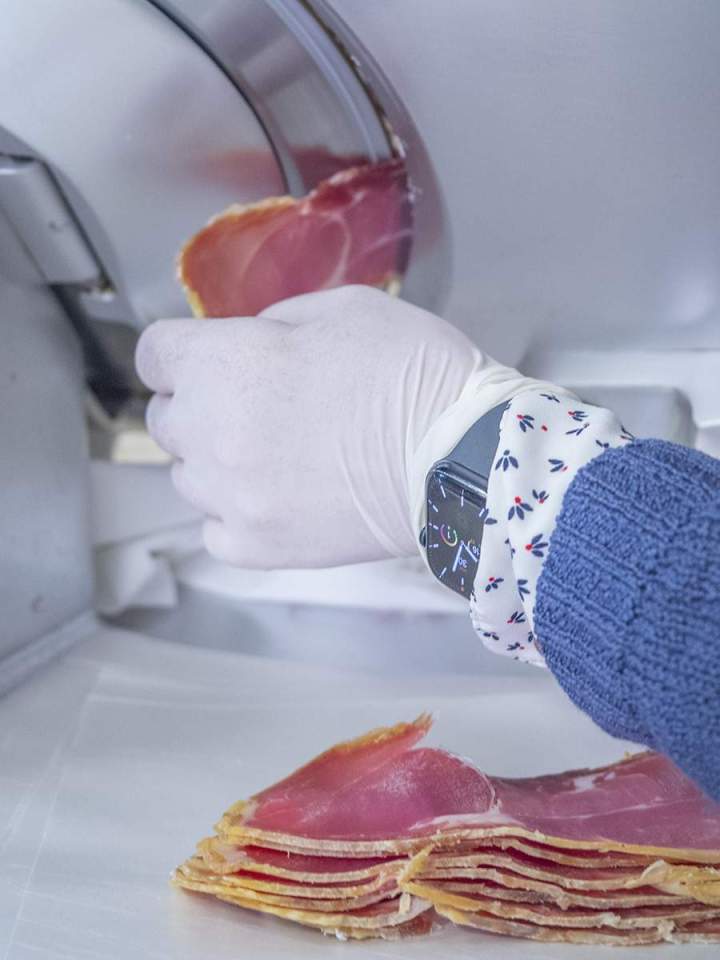 Des produits de charcuterie locaux et provenant d’autres régions.
