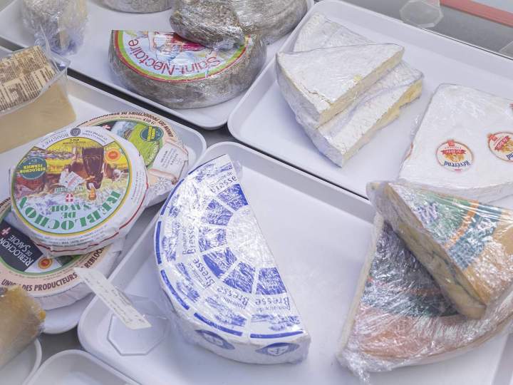 Des fromages à la coupe pour les tyrophiles.